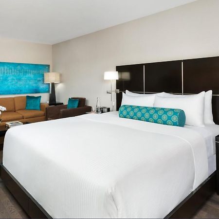 Hotel Indigo Boston - Newton Riverside Extérieur photo