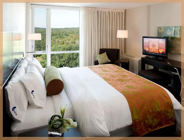 Hotel Indigo Boston - Newton Riverside Extérieur photo