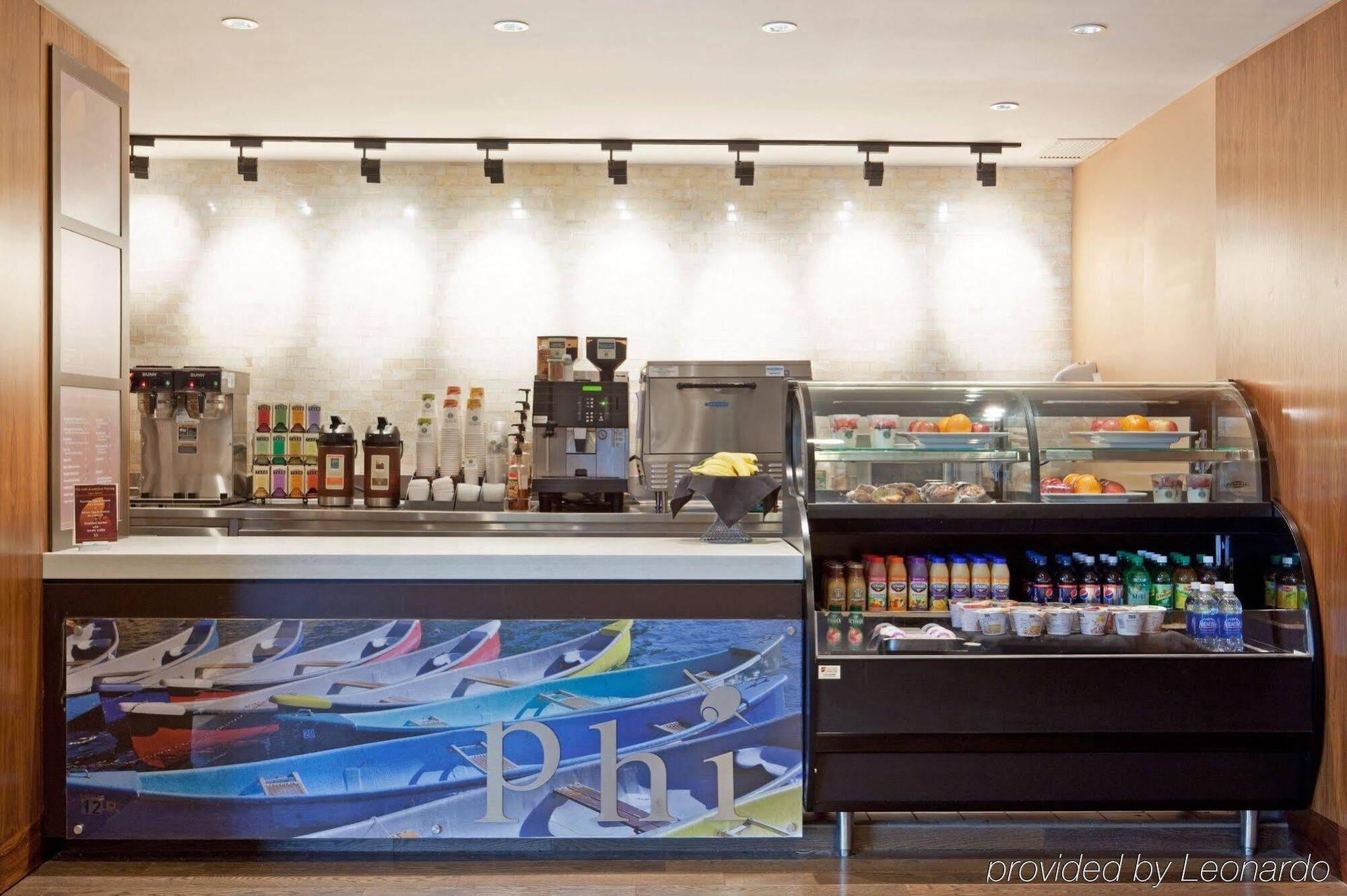 Hotel Indigo Boston - Newton Riverside Extérieur photo