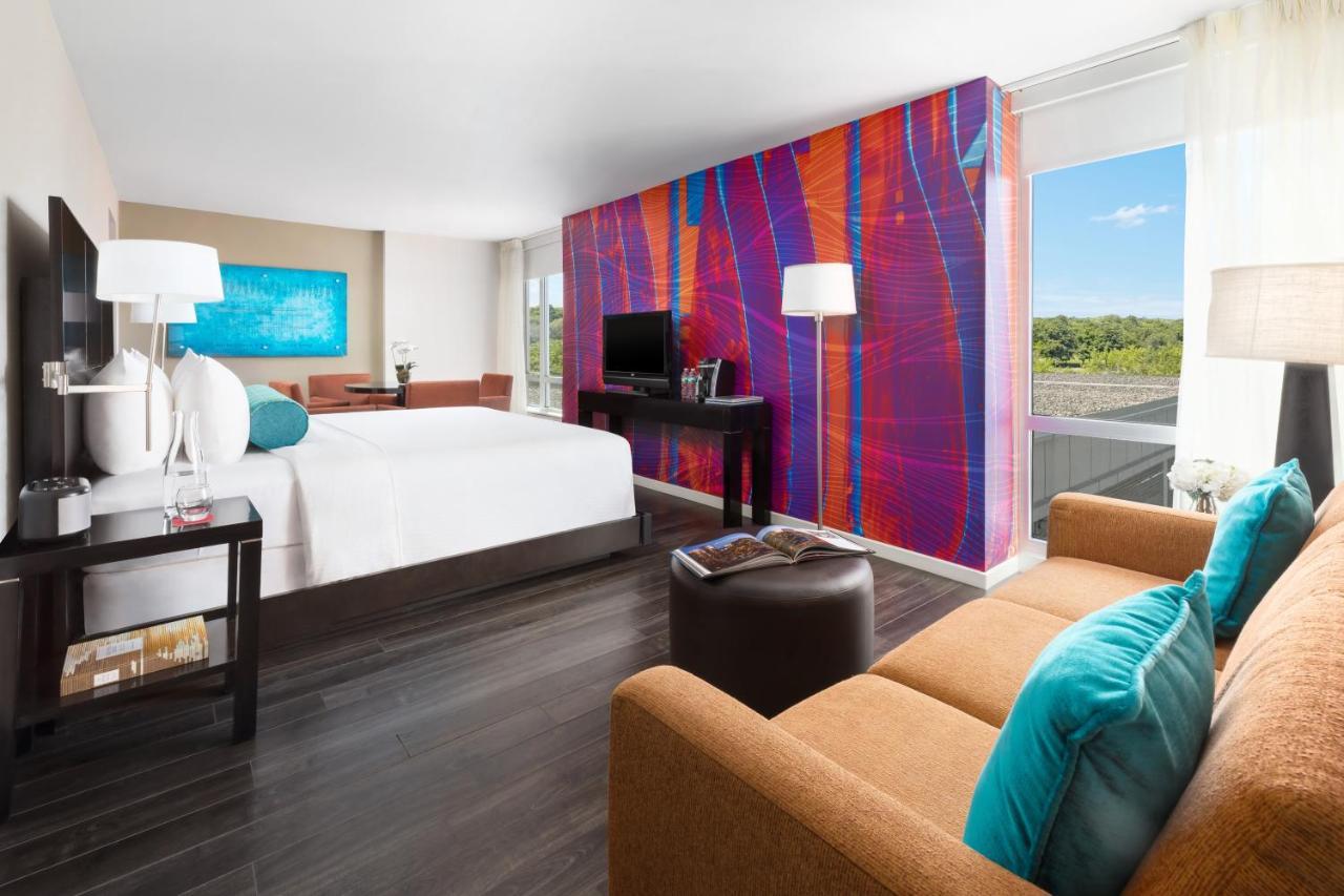 Hotel Indigo Boston - Newton Riverside Extérieur photo